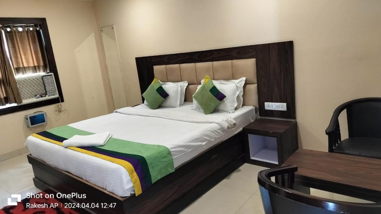 Hotel Paradise Convention Bhubaneswar Exterior foto